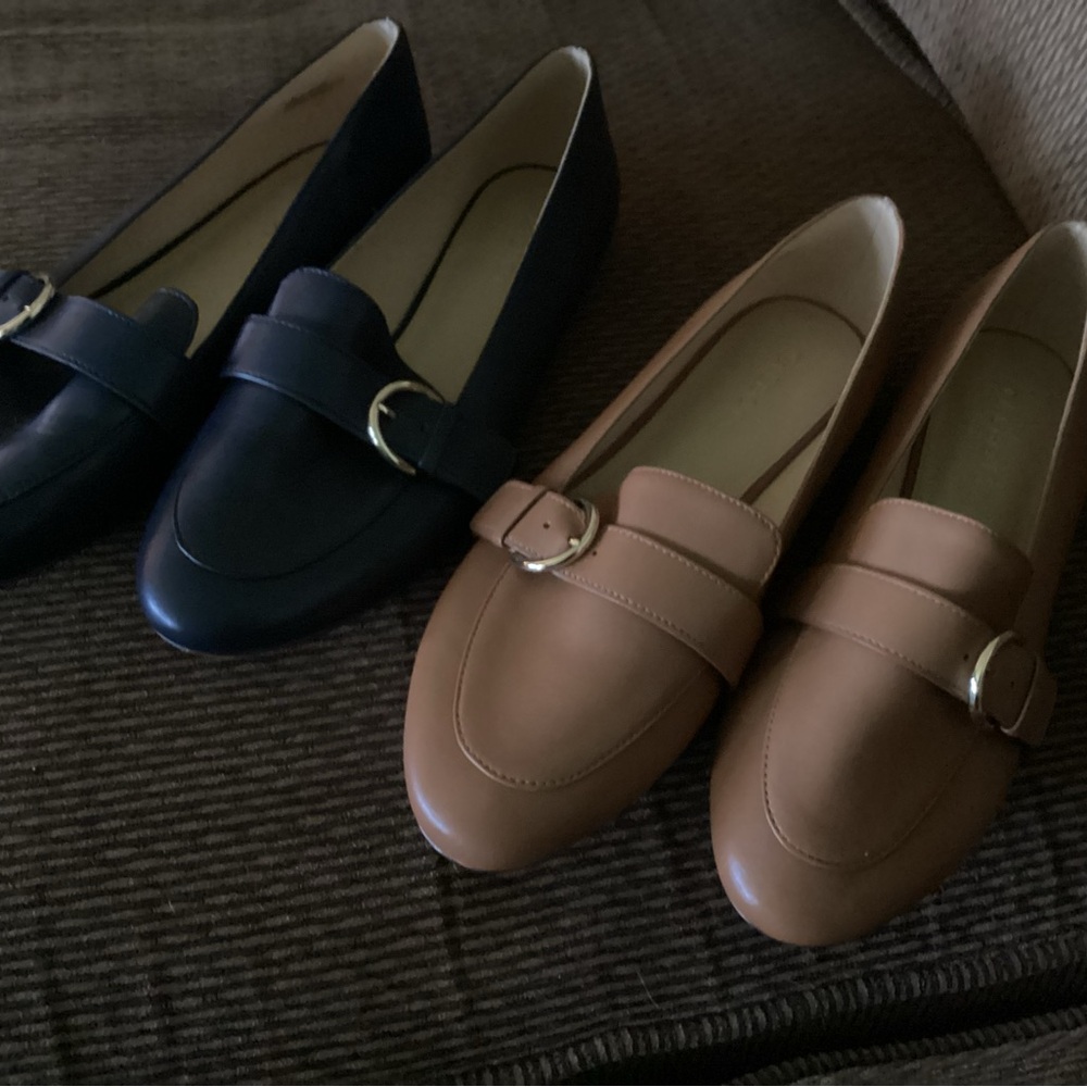 Talbots Navy and Tan Flats with Classic Design
